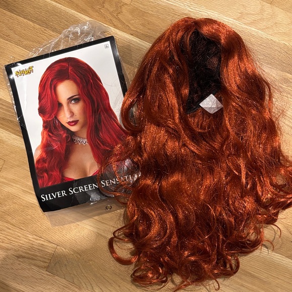 RED WIG, Silver Screen Sensation, Spirit Halloween, Great Condition! - Picture 1 of 4